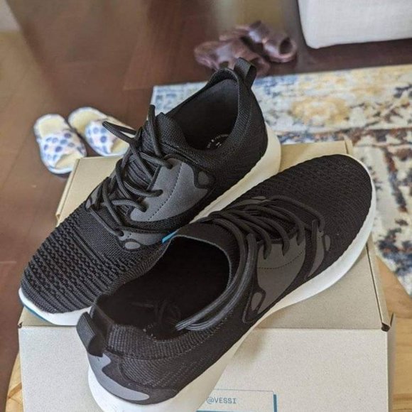 BNIB Vessi everyday 2.0 move (women size 8) black - Picture 3 of 3